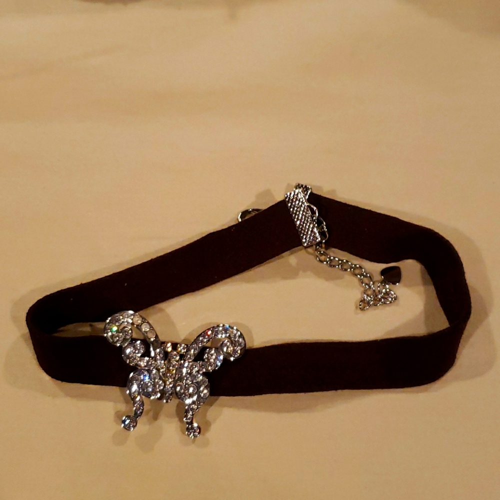 Vintage classic butterfly chocker.